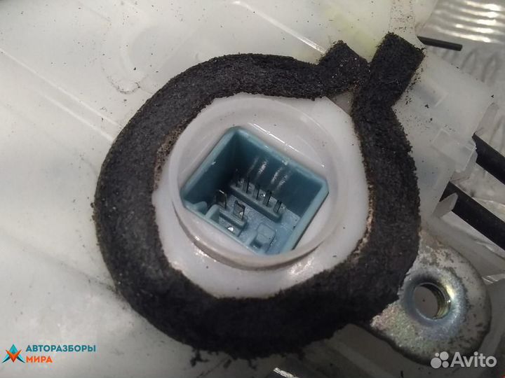 Замок двери задней правой Acura TSX 2 2010