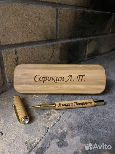 Ручка из дерева в футляре