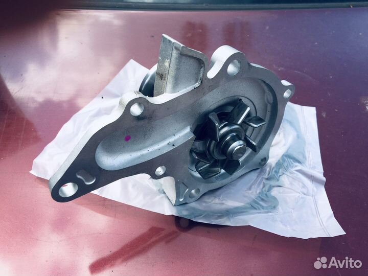 Помпа на Geely