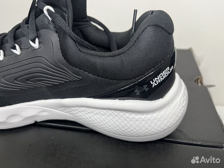 Кроссовки Under Armour Charged Vantage 2