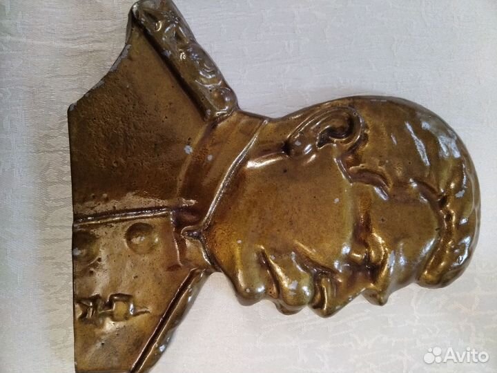 Бюст Сталина, картины, панно