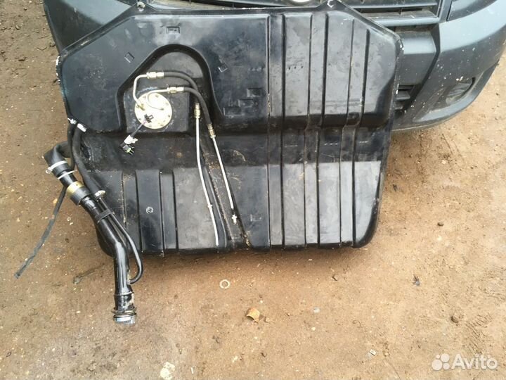 Топливный бак Нива 2131