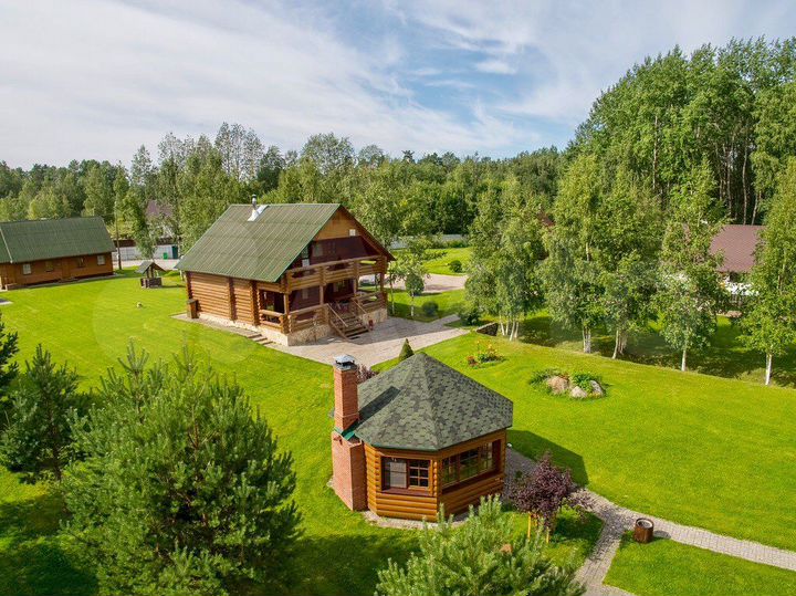 Коттедж 200 м² на участке 40 сот.