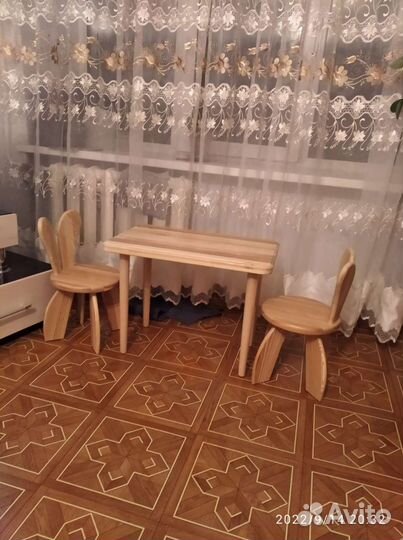 Стул и стол детские из лиственницы