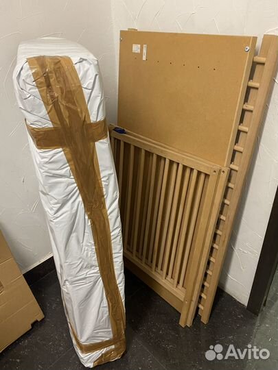 Детская кроватка