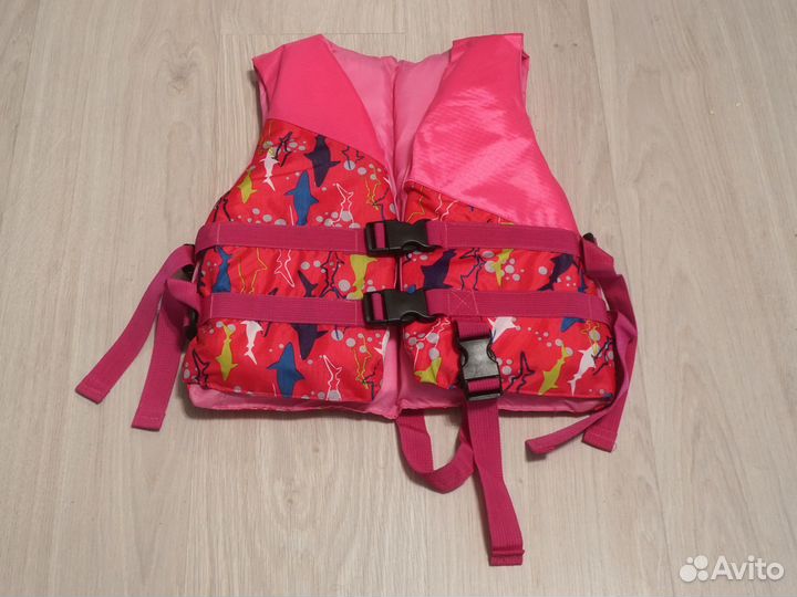 Детский спасательный жилет новый