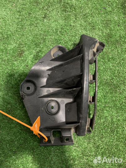 Крепление бампера заднее правое Audi A3 8P CDA