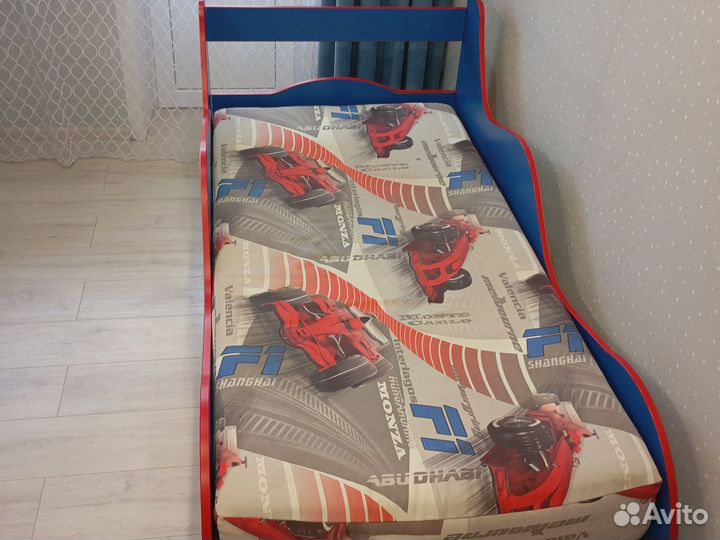 Детская кровать-машина