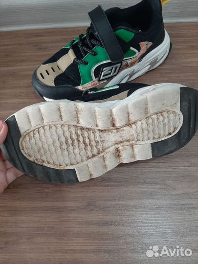 Кроссовки детские р.32-33