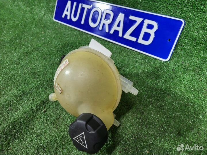 Бачок расширительный Peugeot 308 Sw универсал