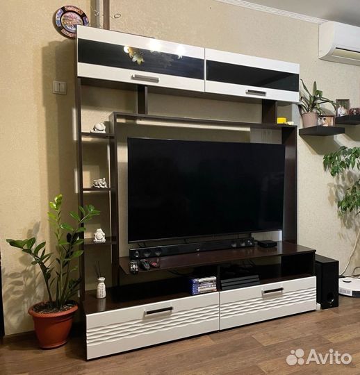 Стенка в гостиную