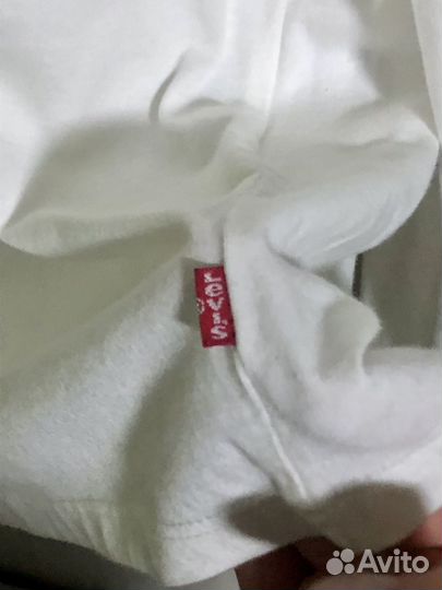 Лонгслив levis