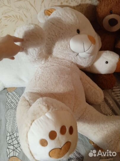 Большой плюшевый мишка