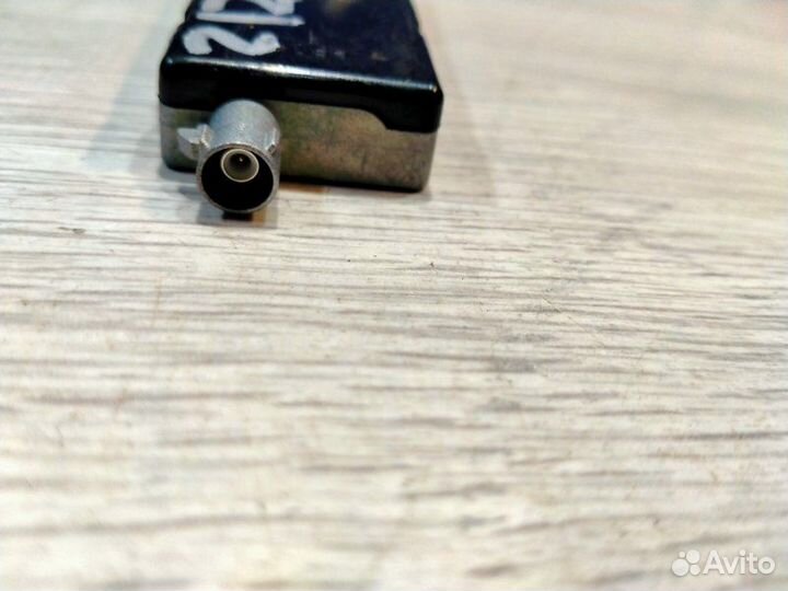 Усилитель антенны задний левый Mercedes-Benz