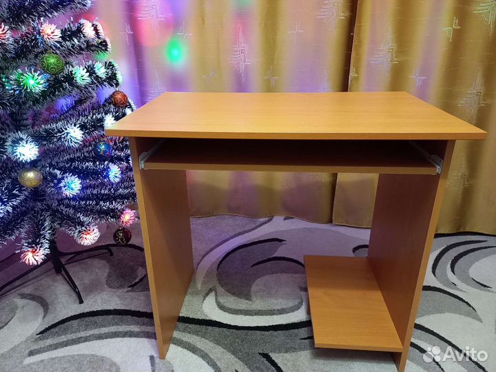 Компьютерный стол новый
