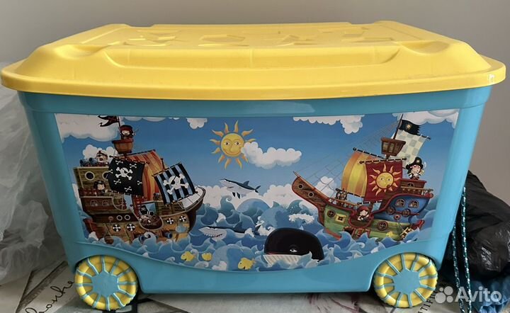 Большой ящик с lego