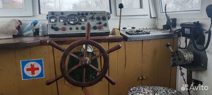 Продаю буксирный теплоход Изумруд