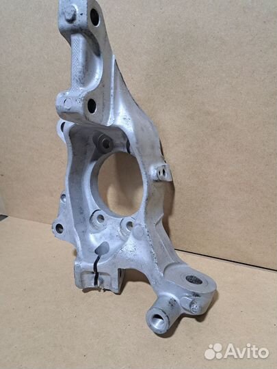 Кулак передний правый Nissan pathfinder R52