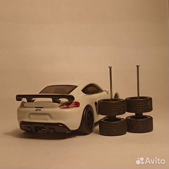 Hot Wheels Premium Porsche 718 Cayman GT4