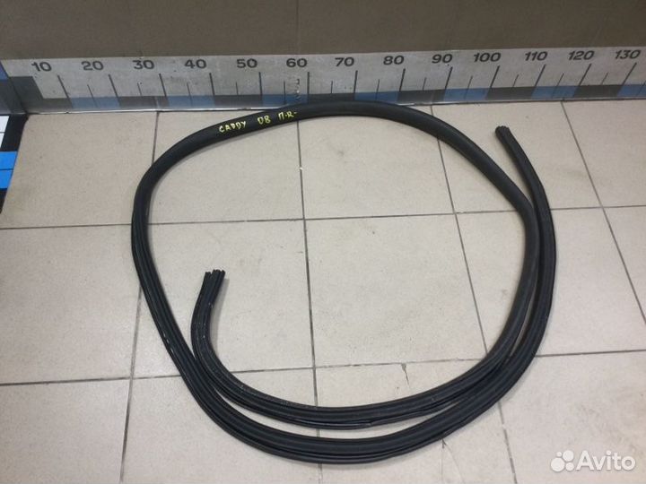 Уплотнитель двери передней передний правый