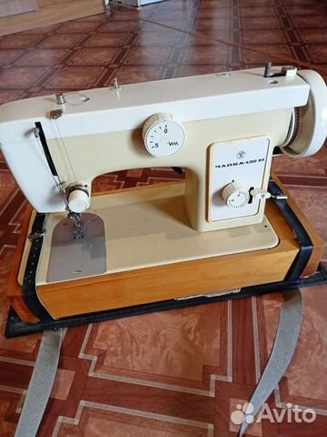 Швейная машина Чайка 132м с чехлом
