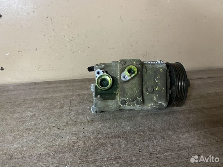 Компрессор кондиционера VAG 1K0820859F