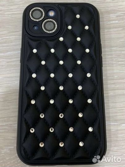 Чехлы на iPhone 13