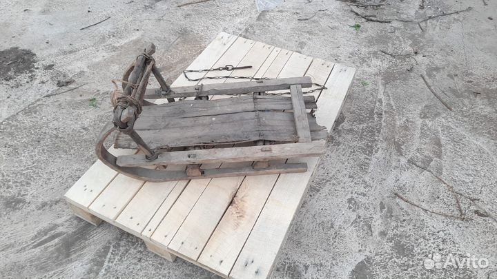 Санки старинные
