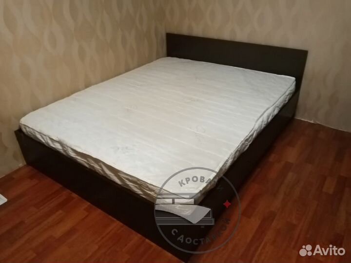 Кровать двуспальная