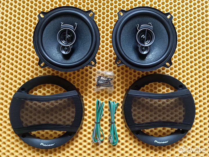 Акустические колонки в авто 13 дюймов