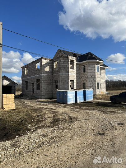 Бригада строителей