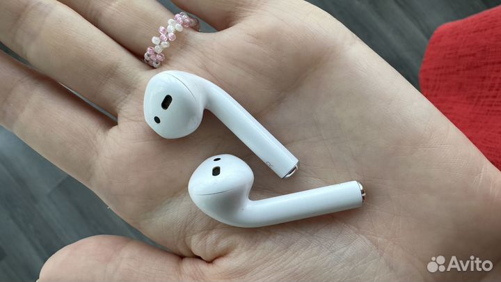 Беспроводные наушники Apple AirPods 2