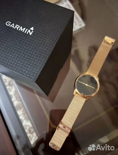 Часы Garmin Vivomove Luxe