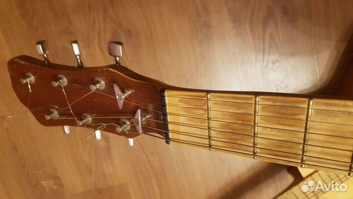 Акустическая концертная 6ти струнная гитара Урал