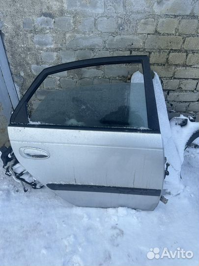 Дверь задняя правая Toyota Avensis 1 T22