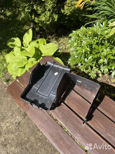 Крышка, кожух, корпус для аккумулятора Skoda Yeti