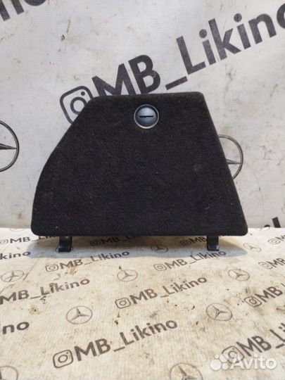 Крышка обшивка багажника правая Mercedes Gl X164