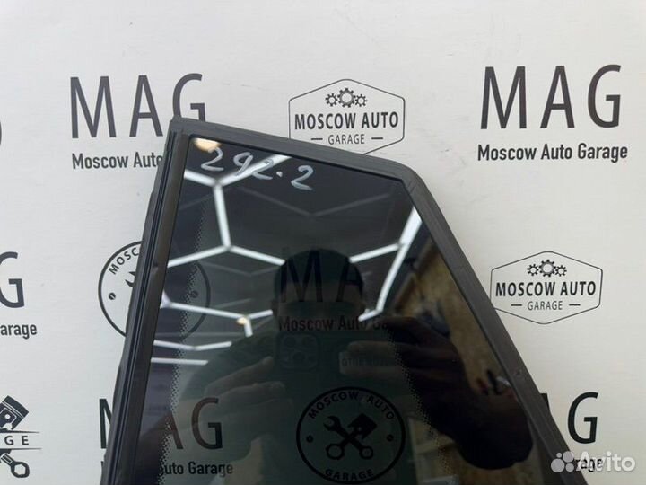 Форточка двери задняя левая Mercedes-Benz Gle C292