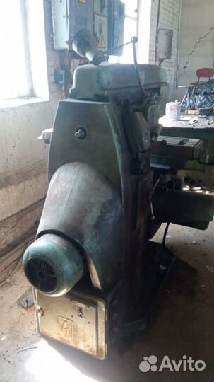 Станок универсальный горизонтально-фрезерный 6р-81