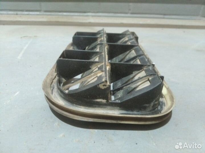 Клапан вентиляции багажника задний левый Ford