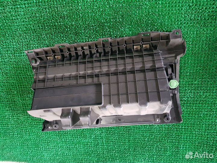 Бардачок Toyota Sequoia