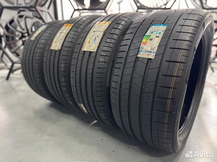 Pirelli P Zero PZ4 285/35 R20 и 255/40 R20 104Y