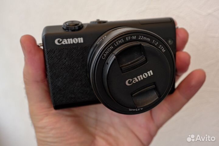 Canon EOS M200 Kit + EF-M 22mm F/2.0 IS STM