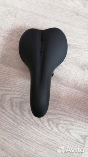 Велосипедное седло кожа