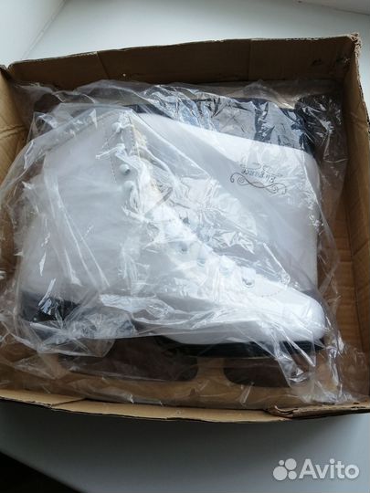 Коньки фигурные женские 42 размер