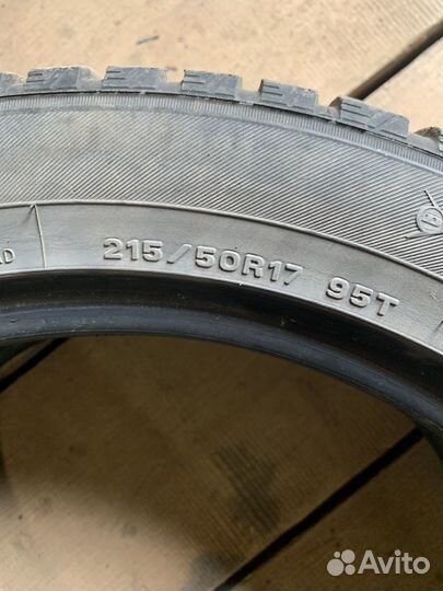 Dunlop SP Winter Ice 01 215/50 R17