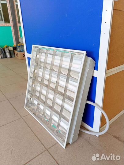 Светильник потолочный