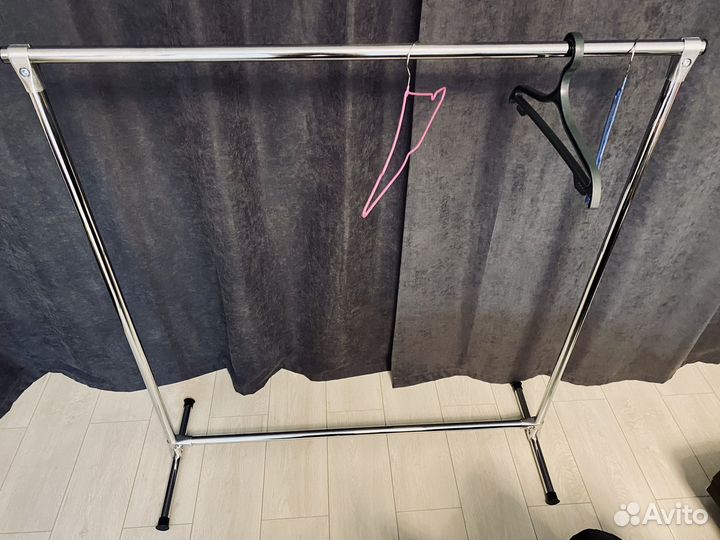 Вешалка напольная