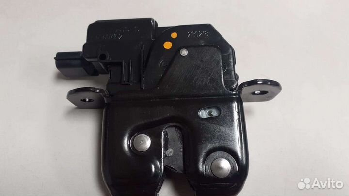 Замок крыши багажника Datsun