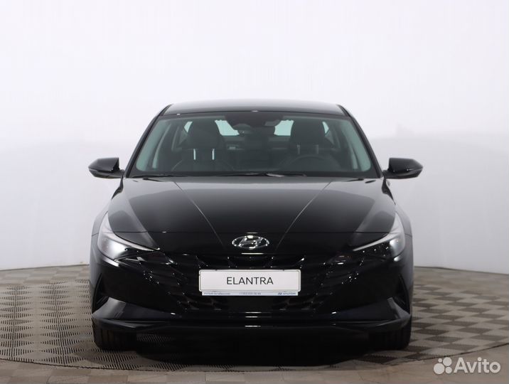 Hyundai Elantra, 2022
